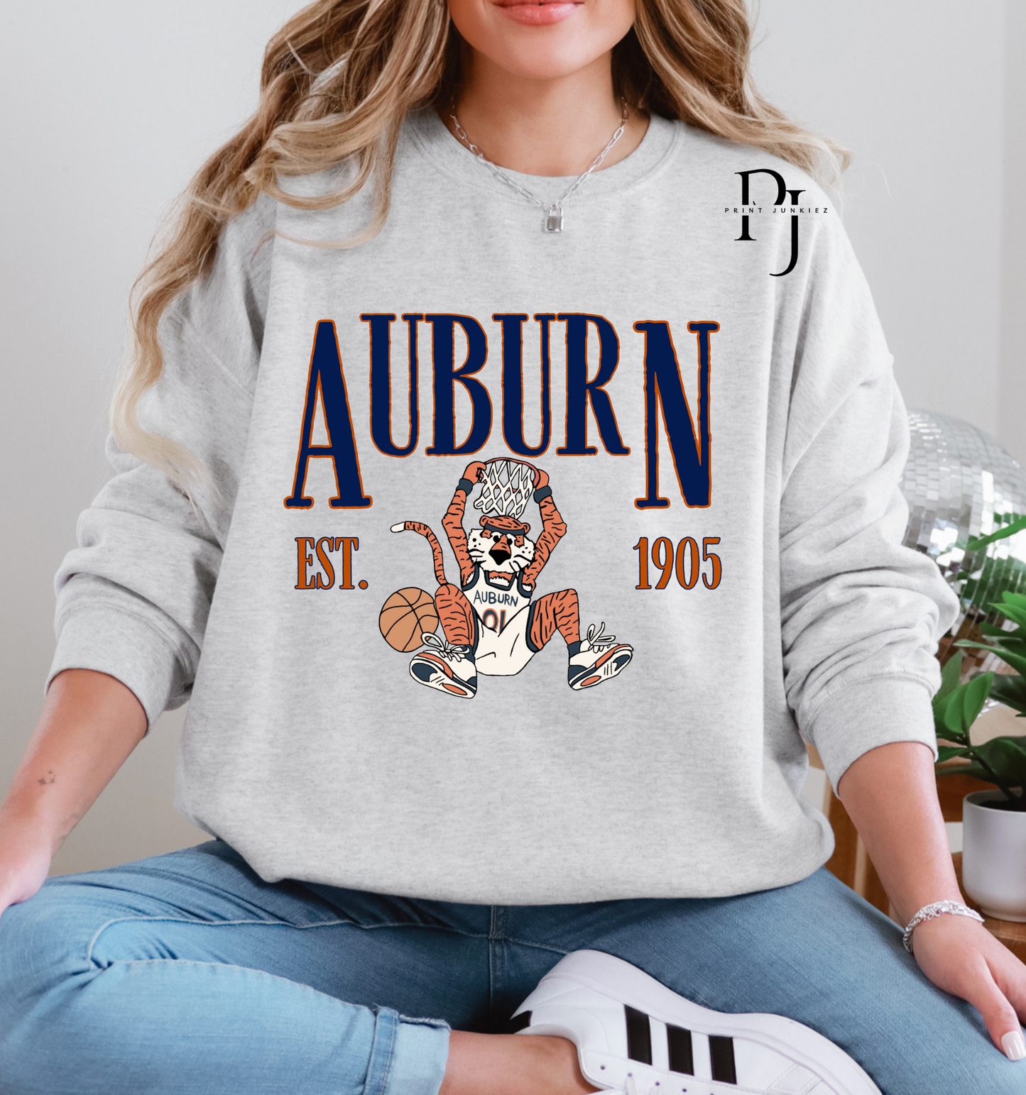 Auburn Aubie Dunking