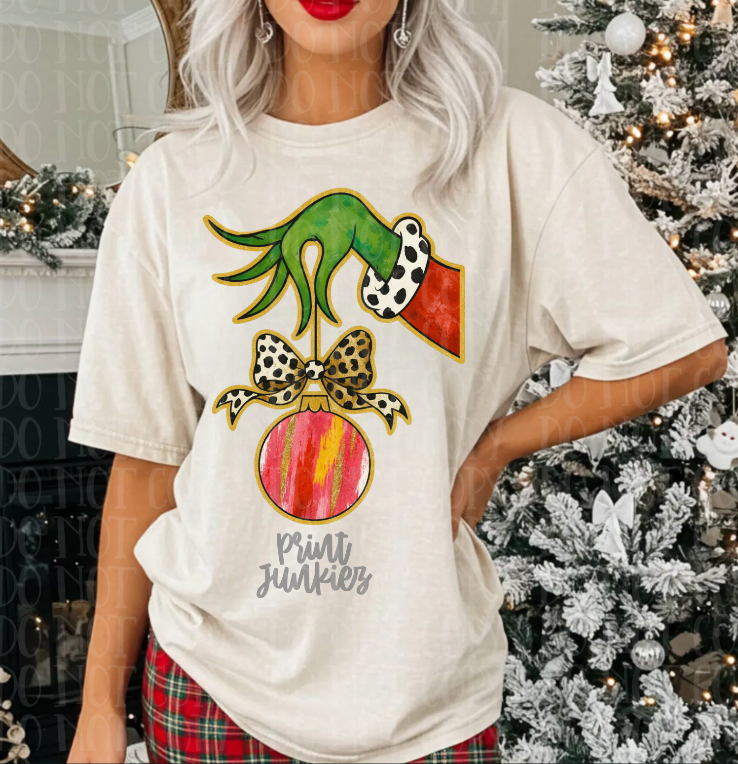 Hand Holding Leopard Bow Ornament - DTF