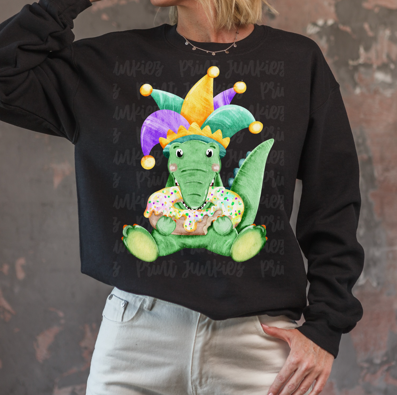 Alligator eating King Cake - DTF