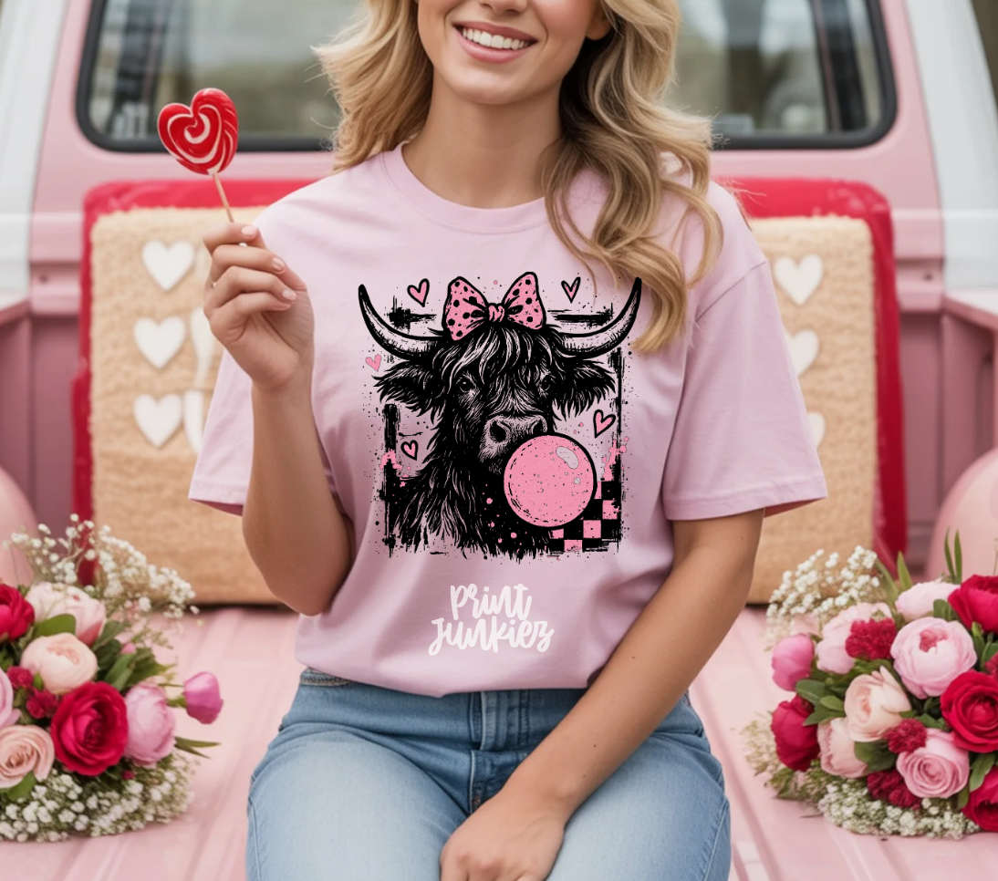 Highland Cow Blowing Bubble - DTF